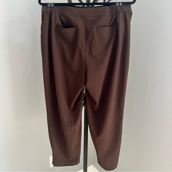 Chico’s Zenergy Neema Side-Button Crop Pants Women’s Size 8 Lightweight Brown - Picture 5 of 12